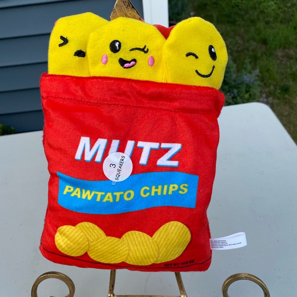 Brand New Potato Chips Dog Toy clinkers and Squeaker